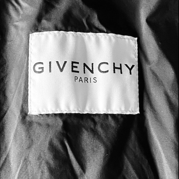 ▪️SALE▪️Brand new GIVENCHY Puffer Jacket with Hood. - Picture 4 of 6